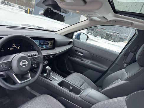 Used 2025 Nissan Kicks SV w/ SV Premium Package image 23