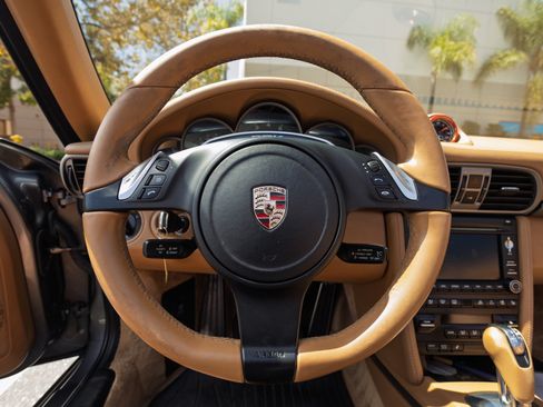Used 2011 Porsche 911 Carrera RWD image 18