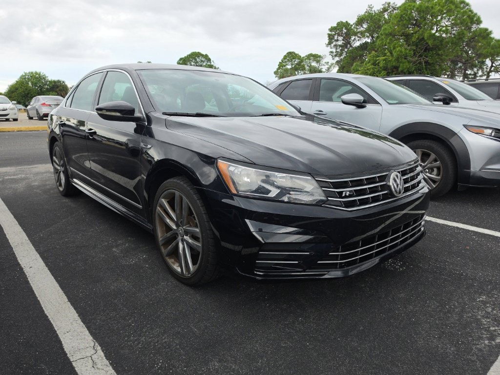 Used 2017 Volkswagen Passat 1.8T R-Line FWD image 1