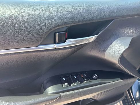 Used 2020 Toyota Camry SE image 24