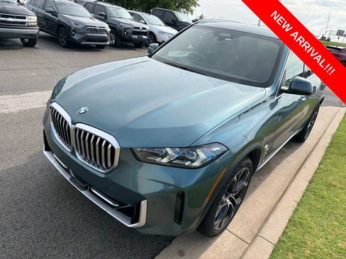Used 2024 BMW X5 xDrive40i w/ Premium Package AWD/4WD image 3