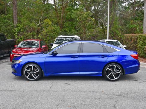 Used 2022 Honda Accord Sport image 2