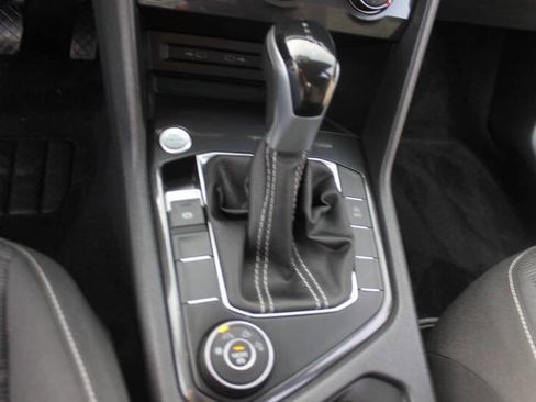 Used 2022 Volkswagen Tiguan S image 22