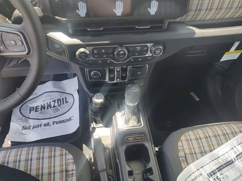 New 2026 Jeep Gladiator Sport AWD/4WD image 11