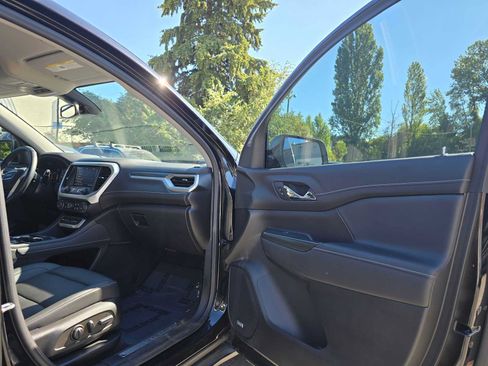 Used 2022 GMC Acadia SLT w/ Technology Package AWD/4WD image 10