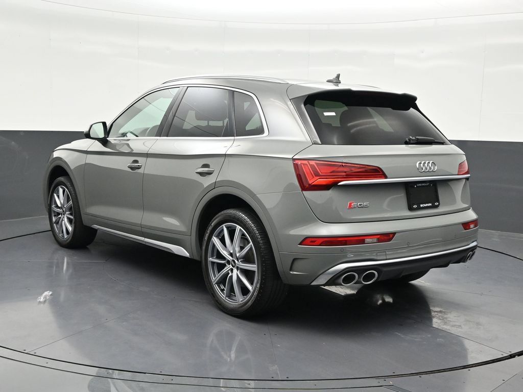 Used 2021 Audi SQ5 Premium Plus w/ Premium Plus Package AWD/4WD image 3