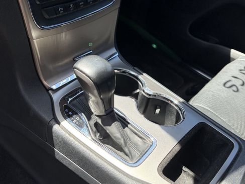 Used 2017 Jeep Grand Cherokee Overland RWD image 11