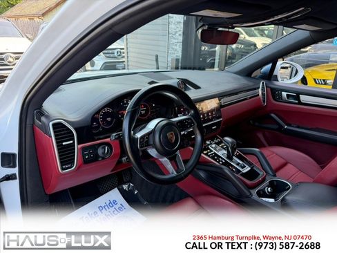 Used 2022 Porsche Cayenne Platinum Edition AWD/4WD image 17