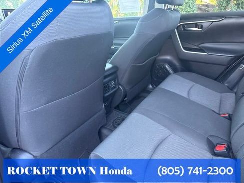 Used 2025 Toyota RAV4 XLE AWD/4WD image 20