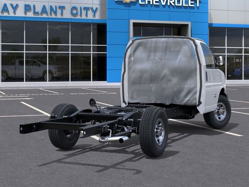 New 2026 Chevrolet Express 3500 w/ Power Convenience Package RWD image 4
