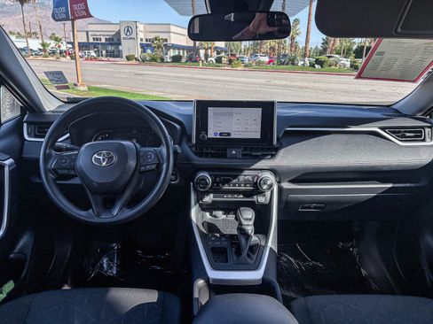 Used 2024 Toyota RAV4 XLE FWD image 15