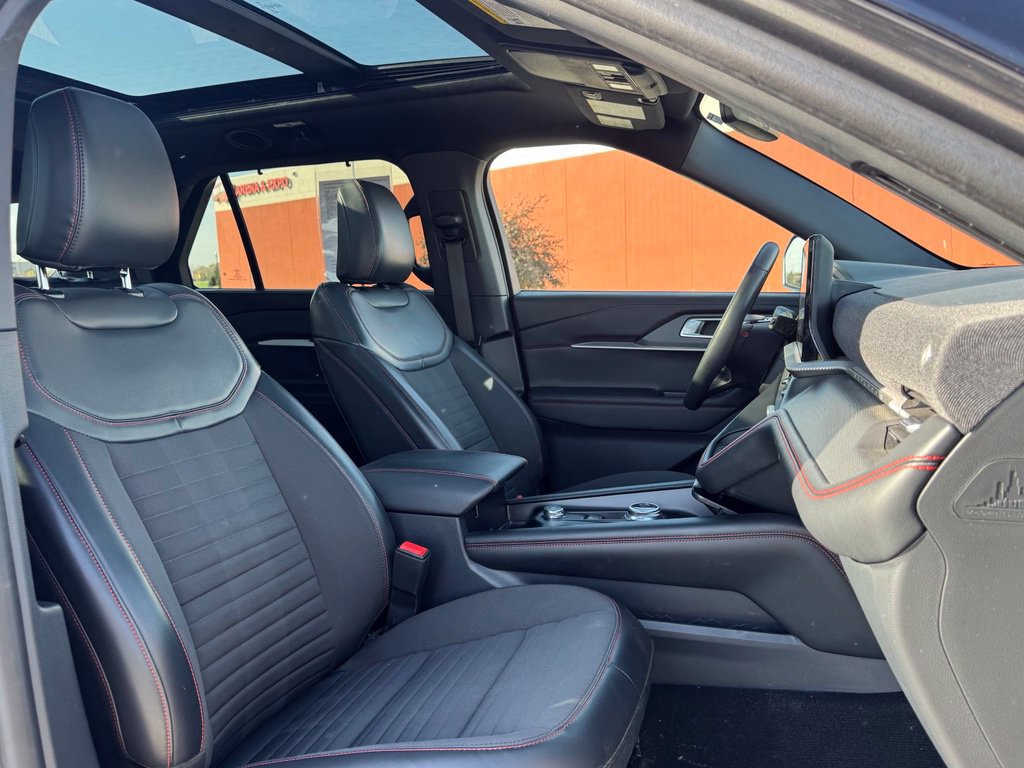 Used 2025 Ford Explorer ST-Line w/ Premium Package AWD/4WD image 25