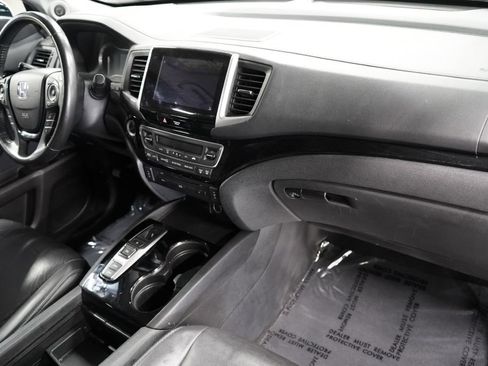 Used 2017 Honda Pilot Touring image 24