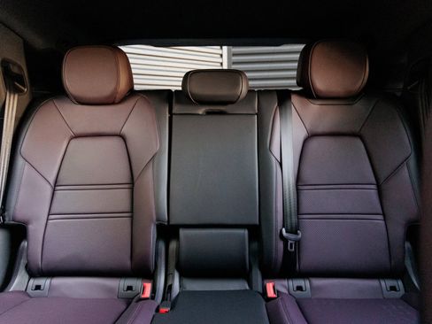 New 2026 Porsche Cayenne Coupe image 32