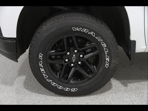 Used 2021 Chevrolet Silverado 1500 LT Trail Boss w/ Bed Protection Package AWD/4WD image 22