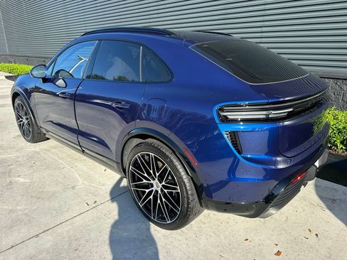 Used 2026 Porsche Macan Turbo Electric AWD/4WD image 3