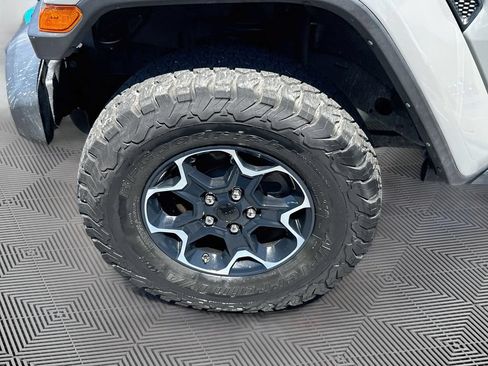 Used 2022 Jeep Wrangler Unlimited Rubicon 4xe w/ Cold Weather Group AWD/4WD image 35
