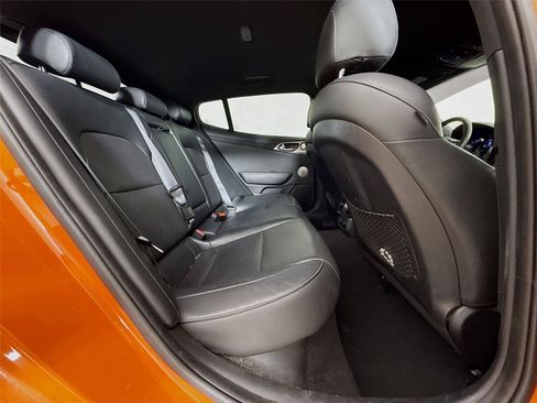 Used 2019 Kia Stinger GTS RWD image 4
