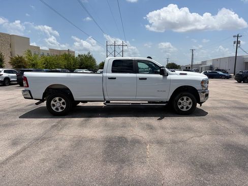 Used 2024 RAM 2500 Big Horn AWD/4WD image 3