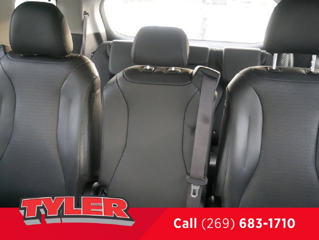 Used 2024 Kia Carnival SX Prestige FWD image 38