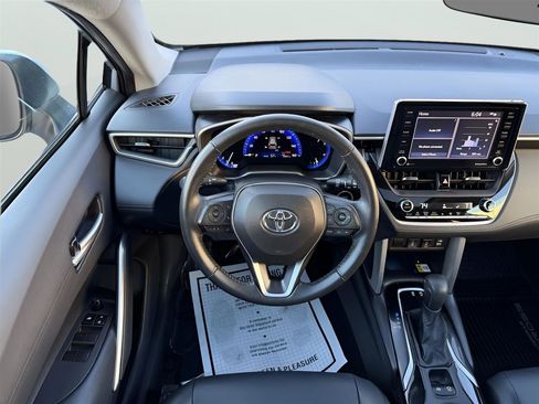 Used 2022 Toyota Corolla Cross XLE w/ Convenience Package AWD/4WD image 20