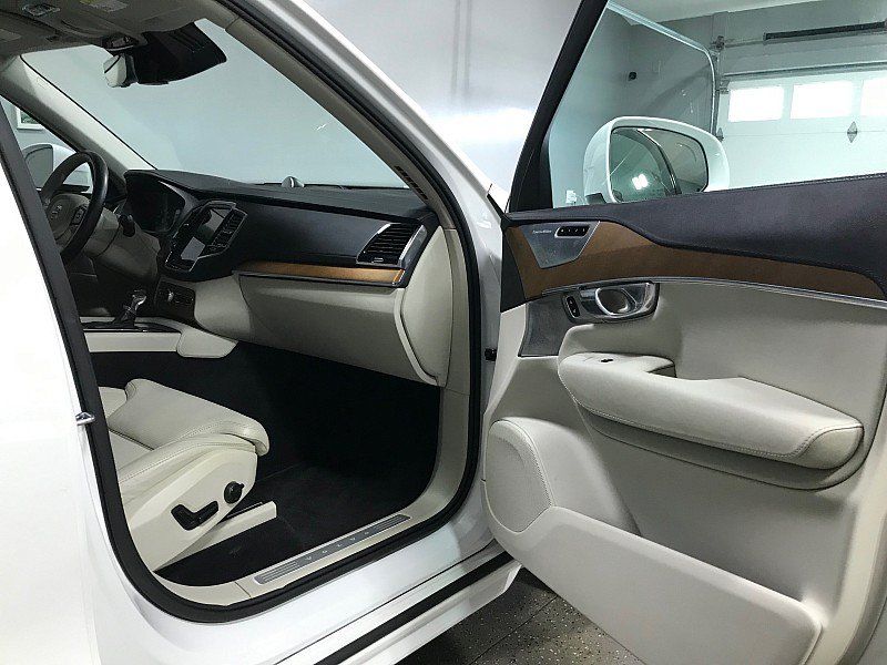 Used 2016 Volvo XC90 T6 Inscription w/ Vision Package AWD/4WD image 12