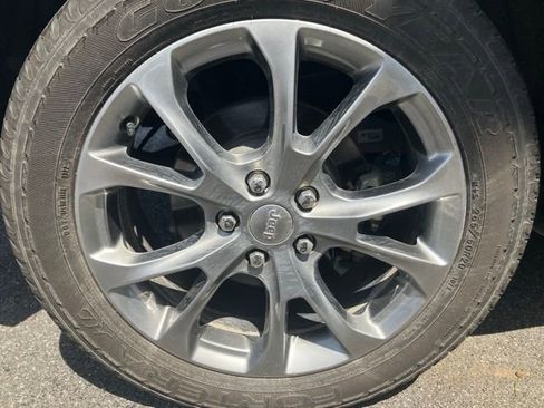 Used 2019 Jeep Grand Cherokee Summit w/ Platinum Series Group AWD/4WD image 4