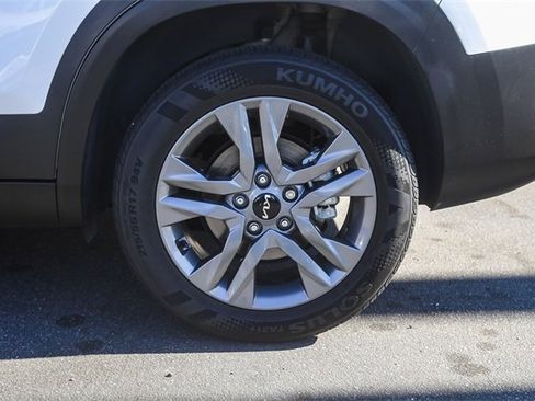 Certified 2023 Kia Seltos LX image 12