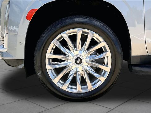 Used 2024 Cadillac Escalade Premium Luxury RWD image 10