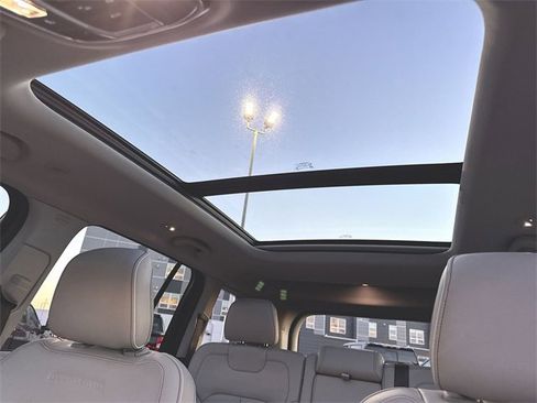 Used 2023 Jeep Grand Cherokee Overland image 19