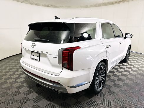 Used 2024 Hyundai Palisade Calligraphy AWD/4WD image 3