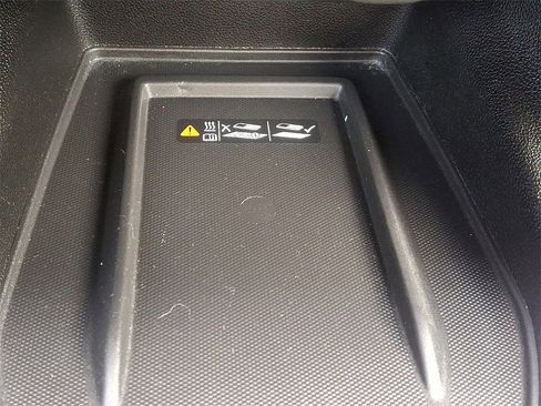 Used 2023 Chevrolet Traverse RS image 27