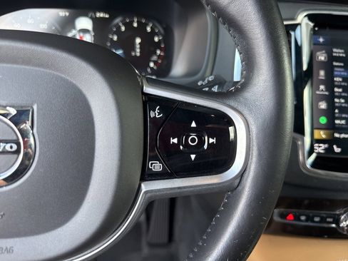 Used 2018 Volvo XC90 T6 Momentum w/ Convenience Package image 29
