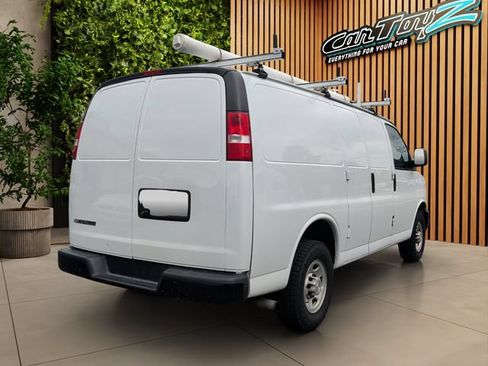 Used 2020 Chevrolet Express 2500 w/ Driver Convenience Package RWD image 4