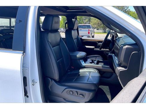 Used 2026 Chevrolet Silverado 3500 High Country w/ Technology Package AWD/4WD image 8