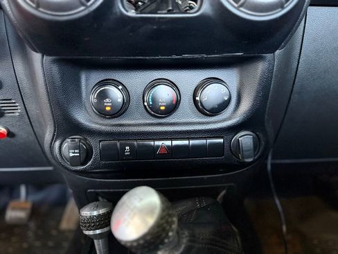 Used 2013 Jeep Wrangler Sport image 31