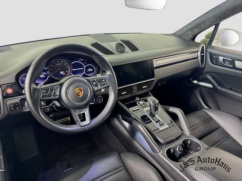 Used 2021 Porsche Cayenne Turbo AWD/4WD image 30