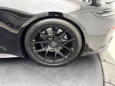 Certified 2025 Porsche 911 GT3 RWD image 15