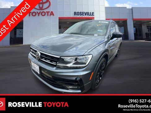 Used 2021 Volkswagen Tiguan SE R-Line FWD image 1
