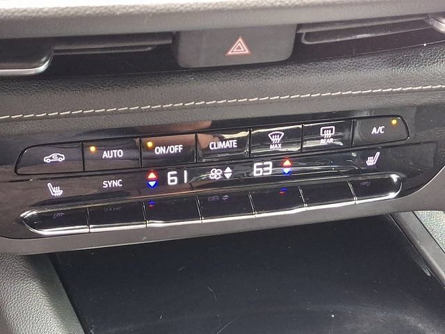 Used 2023 Buick Envision Preferred FWD image 16