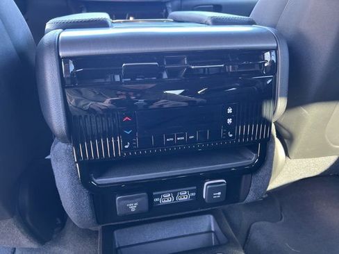 New 2026 Jeep Grand Wagoneer Limited image 19