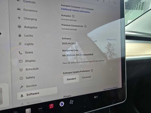 Used 2019 Tesla Model 3 Standard Range image 30