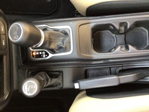 Used 2019 Jeep Wrangler Sport AWD/4WD image 33