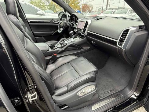 Used 2018 Porsche Cayenne Platinum Edition image 12