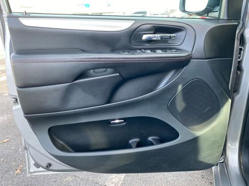 Used 2017 Dodge Grand Caravan GT image 20