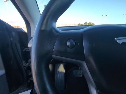 Used 2018 Tesla Model 3 Long Range image 15