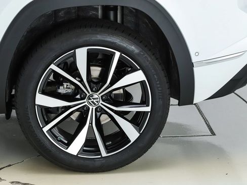 New 2026 Volkswagen Atlas Cross Sport SEL Premium R-Line AWD/4WD image 6