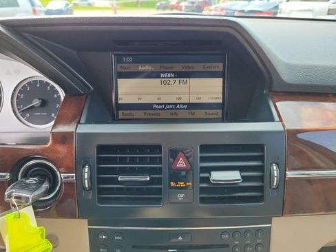 Used 2010 Mercedes-Benz GLK 350 4MATIC image 16