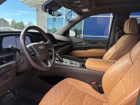 Used 2021 Cadillac Escalade Sport w/ Driver Assist Tech Package image 10