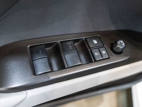 Used 2022 Toyota Camry SE w/ Carpet Mat Package (TMS) AWD/4WD image 19